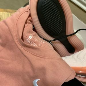 Nike women’s Tee shirt